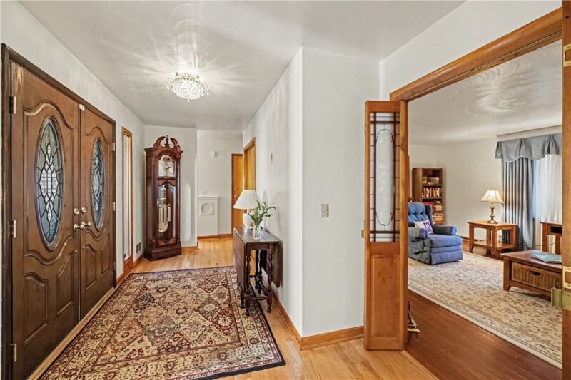 12 Market Court — photo 3