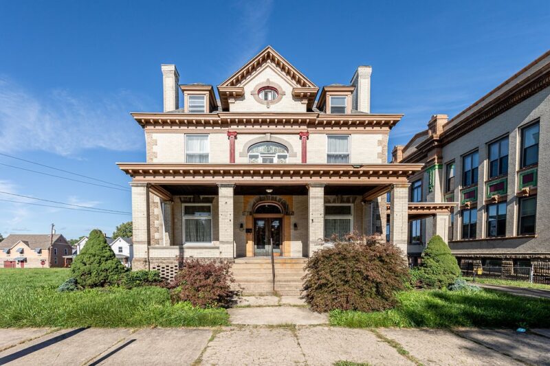 149 N Gallatin Avenue