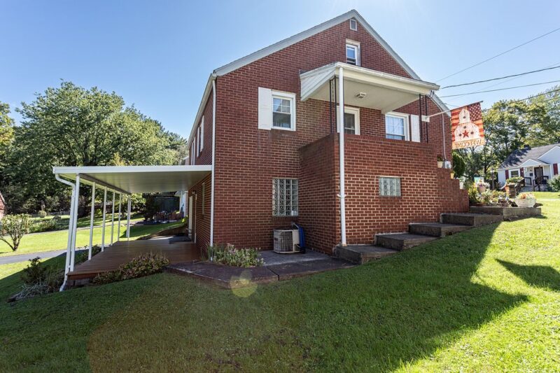 930 Franklin Avenue — photo 4