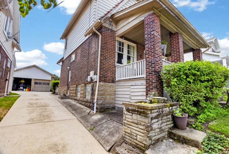 246 Hazel DRIVE — photo 3