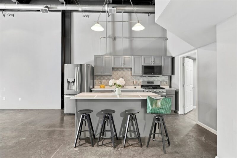 2250 Mary Street 208 — photo 8