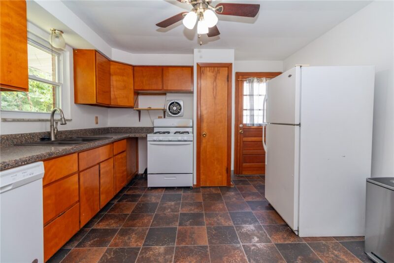 121 Black Hill Rd — photo 4