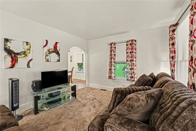 592 Hull St — photo 6