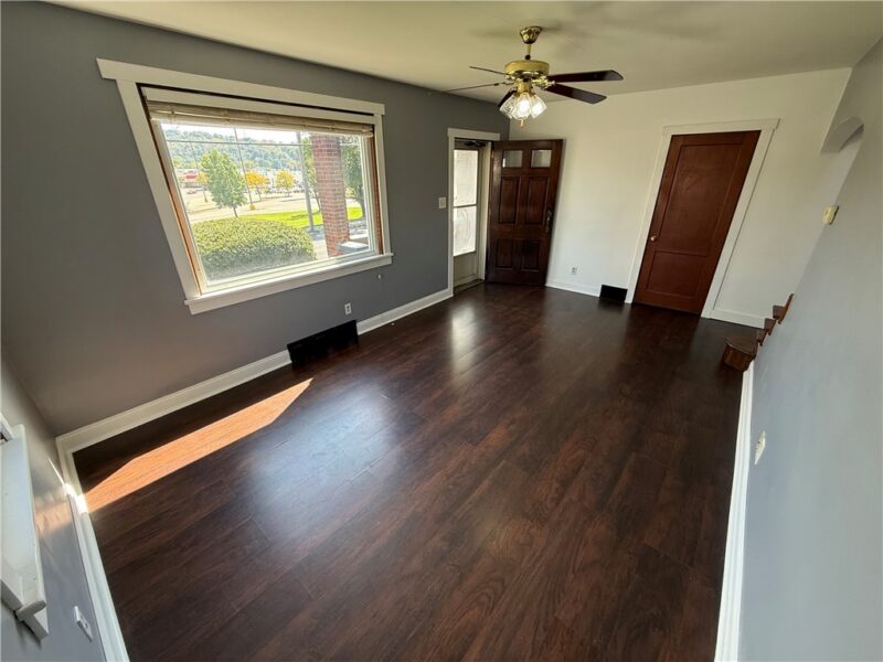 404 S 6th Ave — photo 8