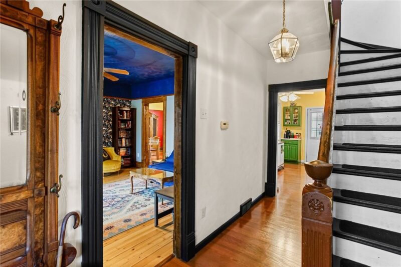 925 Walnut St — photo 3