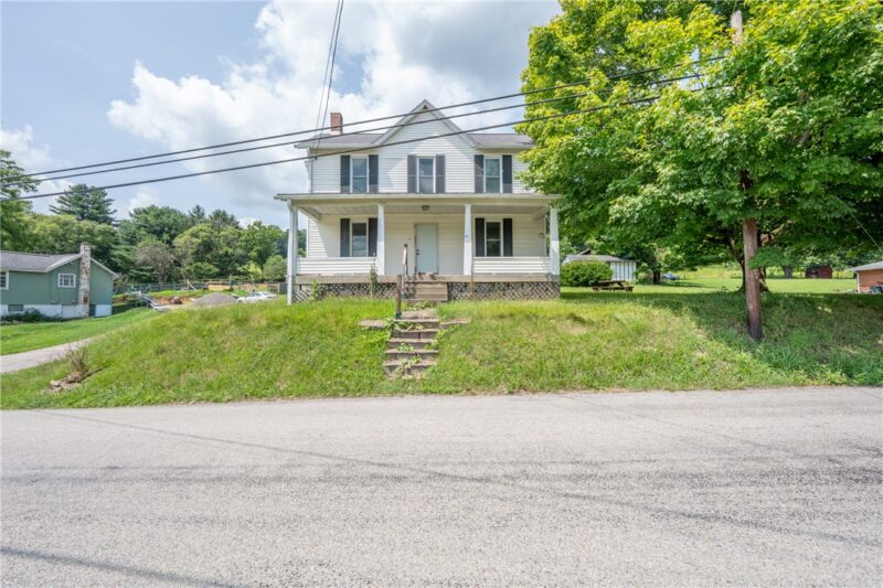 102 Amherst Ln — photo 2