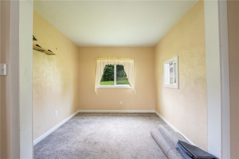 102 Amherst Ln — photo 6