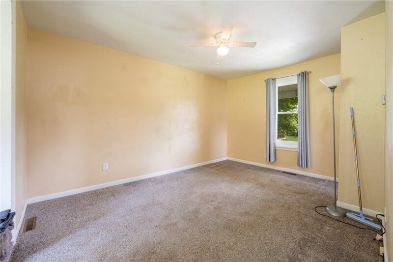 102 Amherst Ln — photo 8
