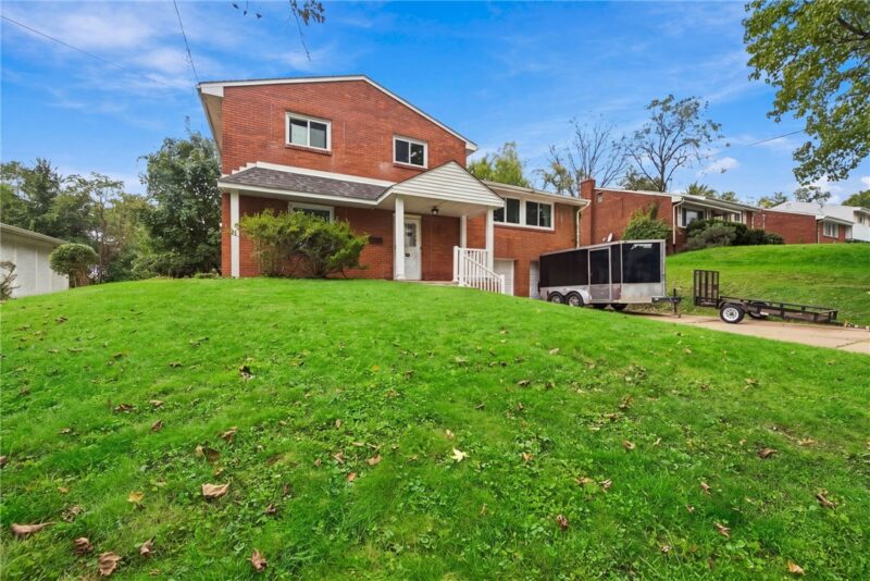 537 Fieldstone Dr. — photo 2