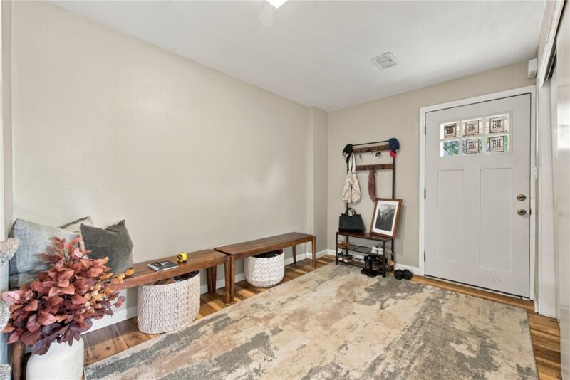537 Fieldstone Dr. — photo 3
