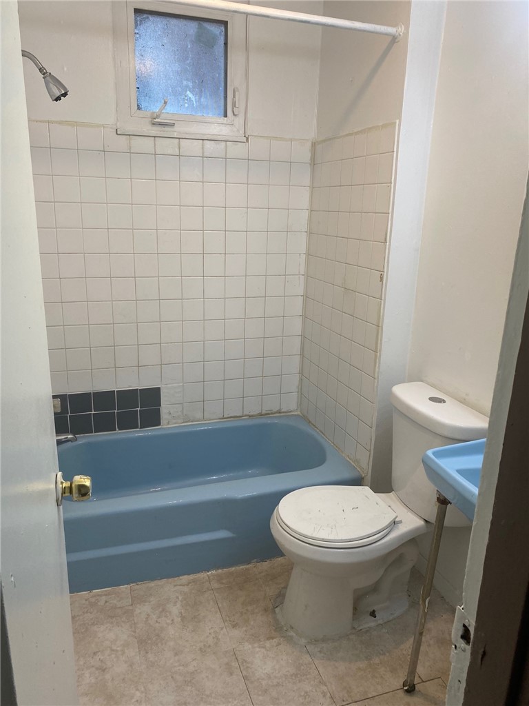 2230 Webster Ave — photo 8