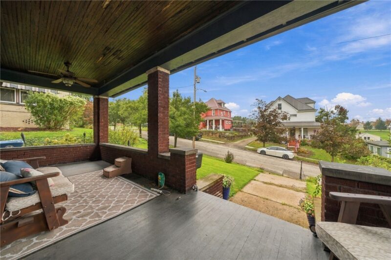 1003 Loucks Avenue — photo 2