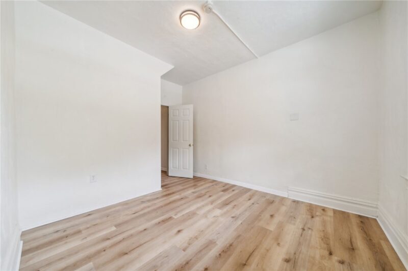 5421 Wellesley Ave — photo 8