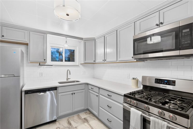 1420 Collins Avenue — photo 7