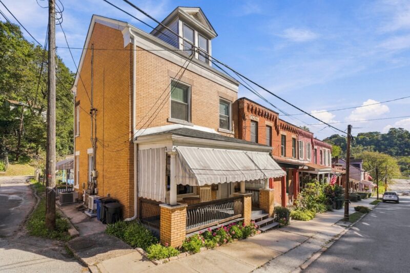 400 Venture Street — photo 2