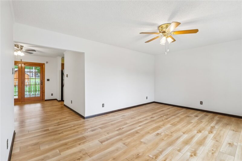 1112 Motor Street — photo 8