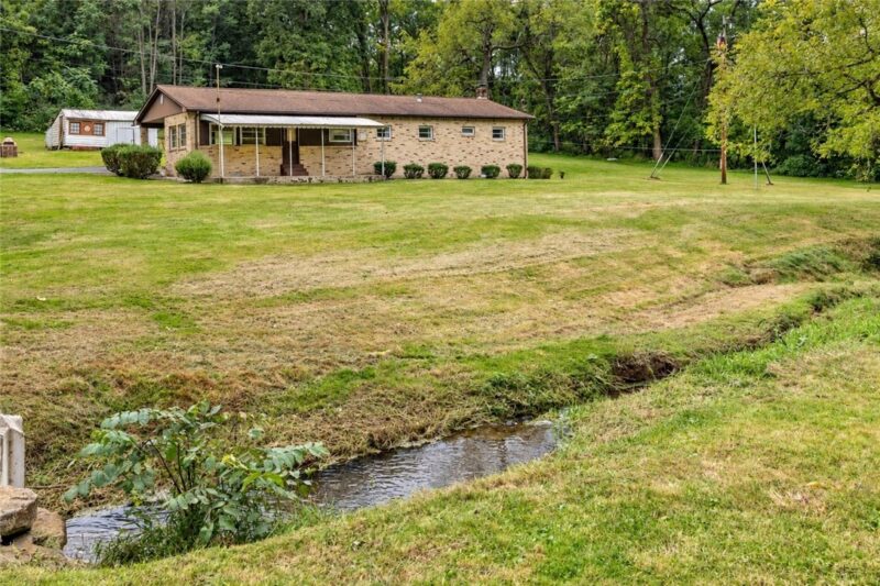 398 Moccasin Hollow Rd — photo 2