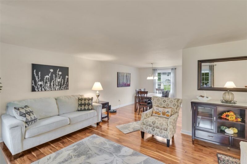 6 Greenview Dr — photo 5