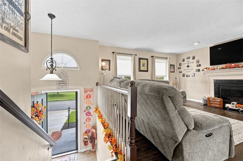 1101 Fairfield Lane — photo 4
