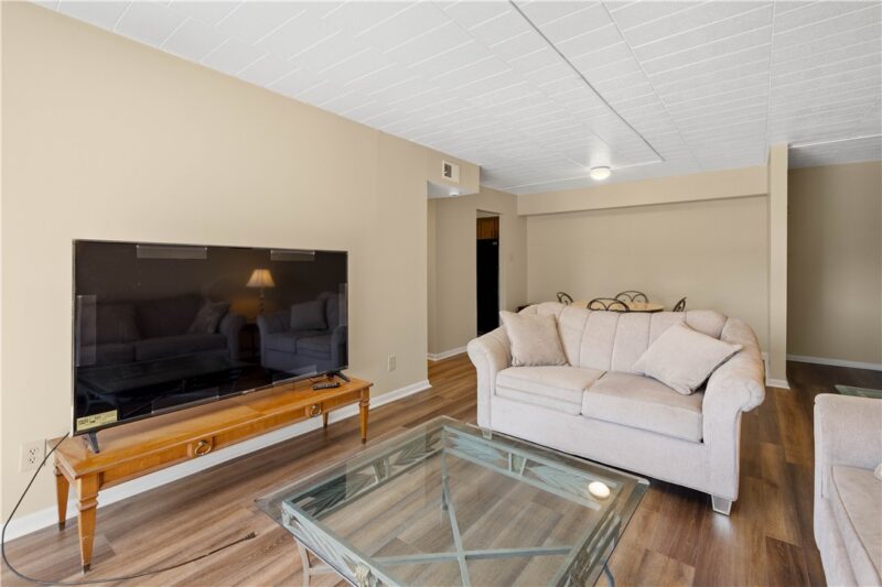 734 Forest Green Drive — photo 8