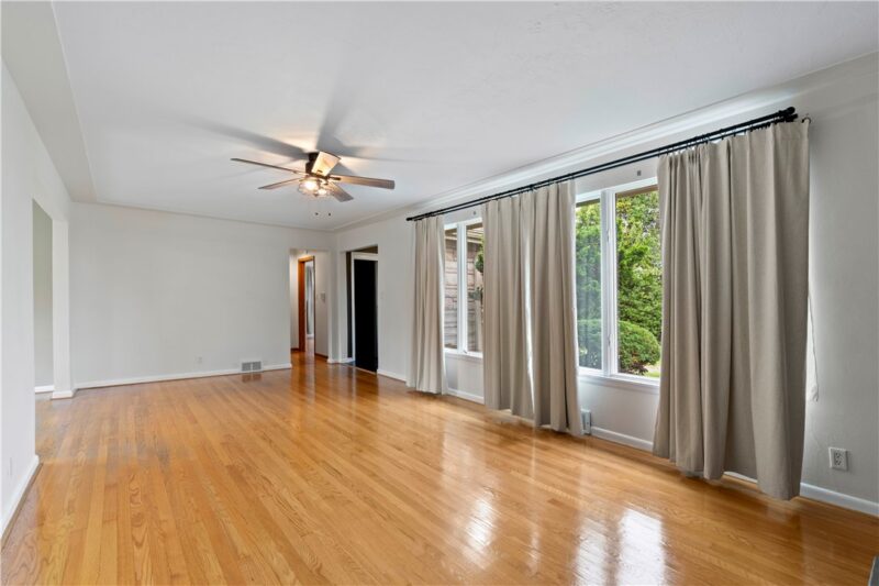 713 1/2 Maple Dr — photo 8