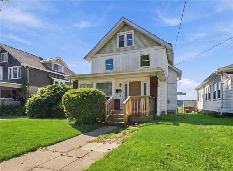 411 Riverview Dr — photo 2