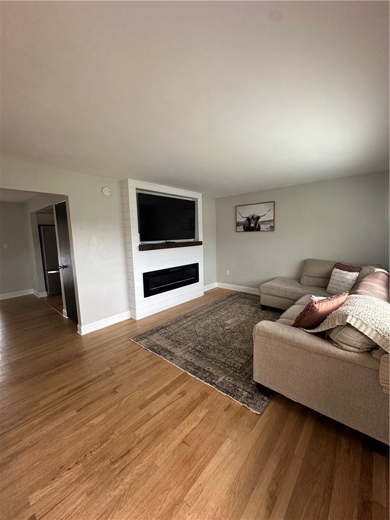 1502 Whitewood Dr — photo 3