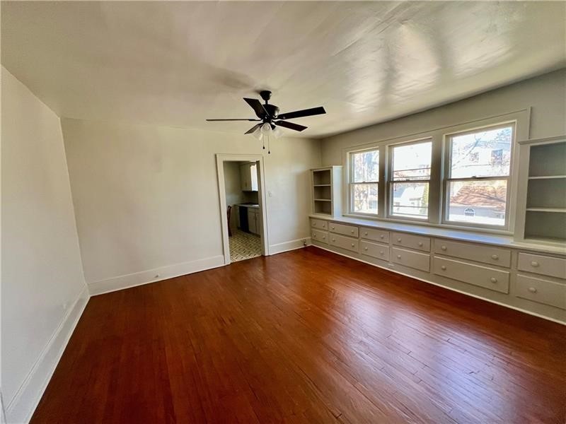 225-227 E Garfield Ave — photo 3