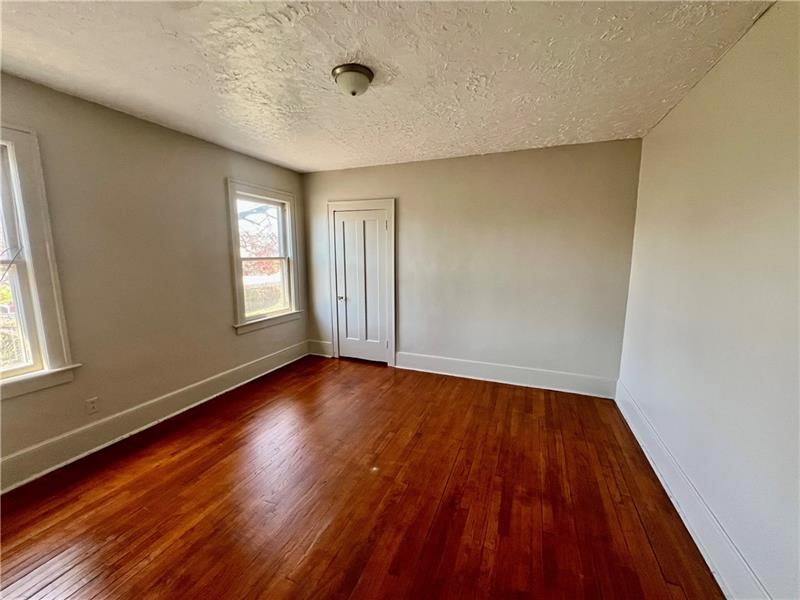 225-227 E Garfield Ave — photo 6