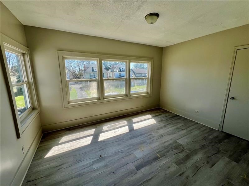 225-227 E Garfield Ave — photo 7