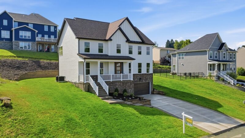 137 Morningstar Drive — photo 2