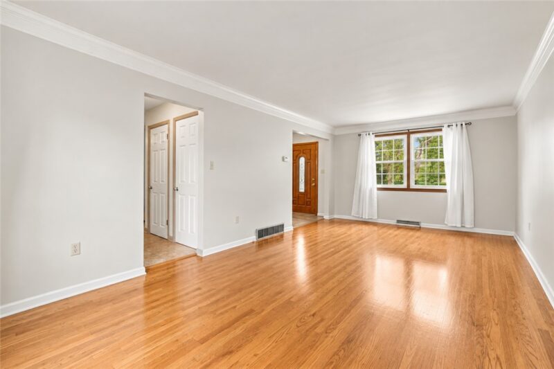 313 Montana Avenue — photo 8