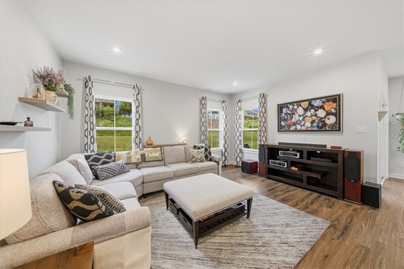 3015 Humbolt Pl — photo 8