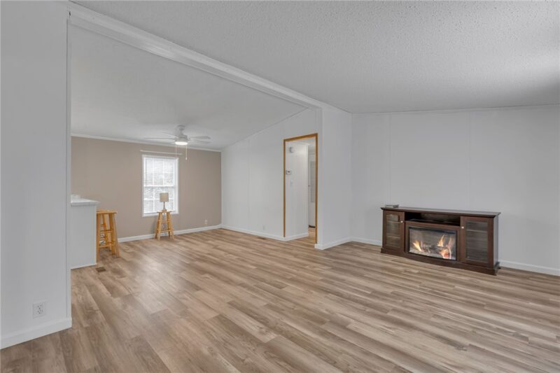 353 Pleasant Dr — photo 4