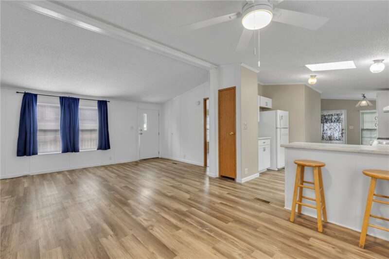 353 Pleasant Dr — photo 5