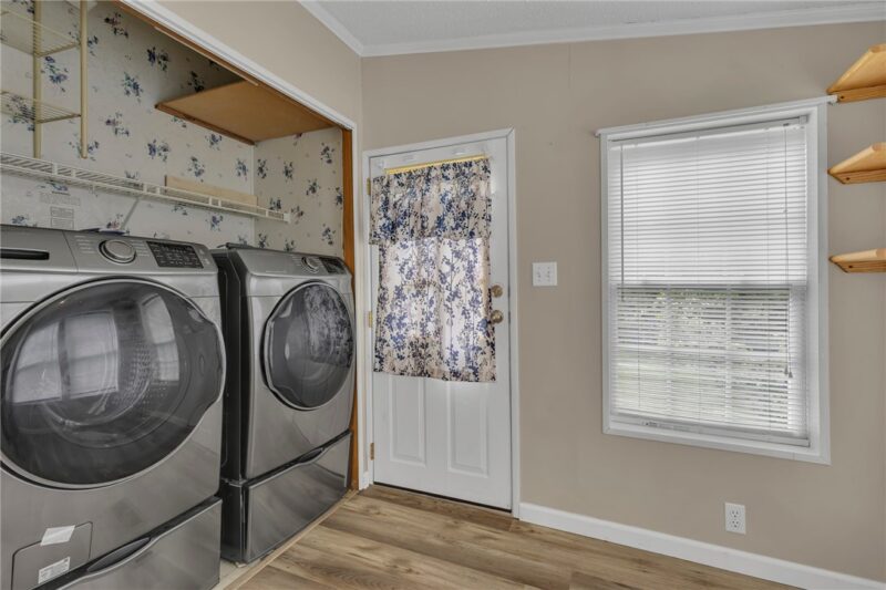 353 Pleasant Dr — photo 7