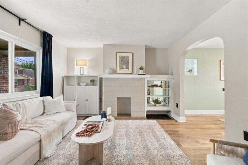 715 Rossmore Ave — photo 6
