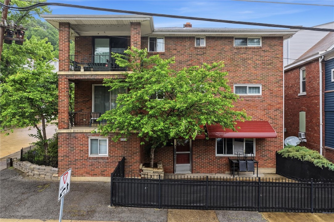 1214 Broadway Ave — photo 1