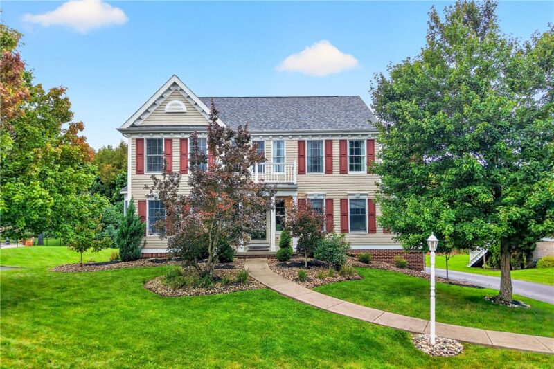 306 Crimson Drive — photo 2