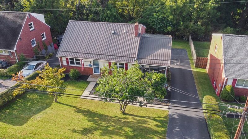 1383 Meadowlark Dr. — photo 2