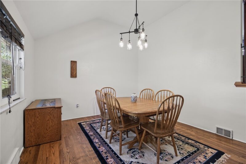 1383 Meadowlark Dr. — photo 5