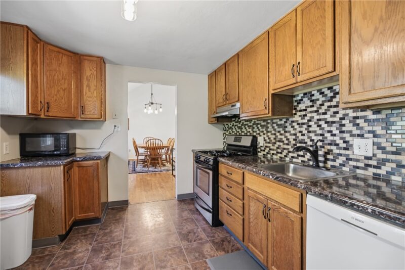 1383 Meadowlark Dr. — photo 8