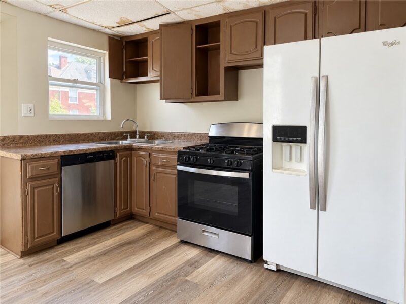 1023 Sherman Ave — photo 2