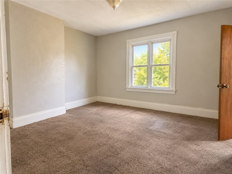 1023 Sherman Ave — photo 3