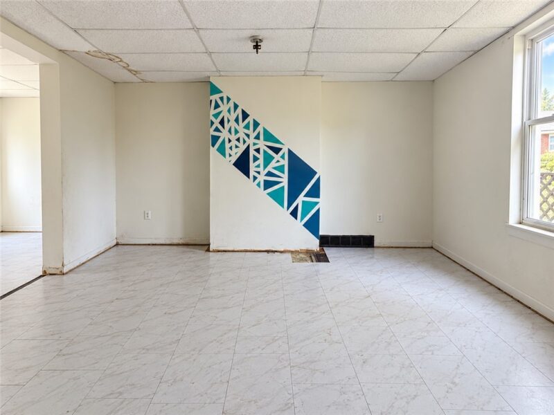 1023 Sherman Ave — photo 4