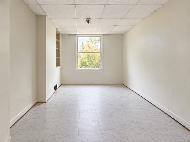 1023 Sherman Ave — photo 5