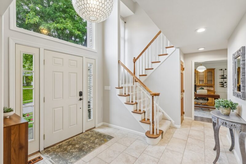 806 Oxford COURT — photo 2