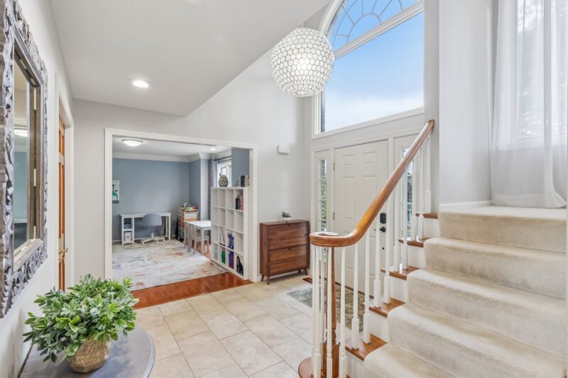 806 Oxford COURT — photo 3