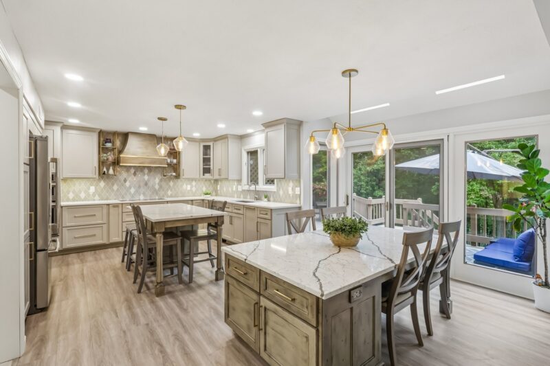 806 Oxford COURT — photo 4
