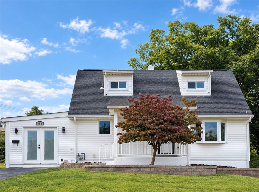 392 Whittier Dr — photo 1